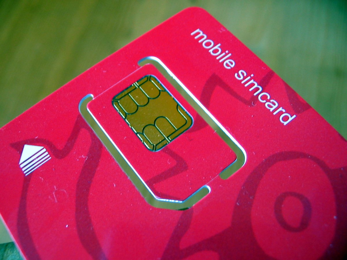 Physical SIM vs eSIM: Which Should You Actually Use in 2026?